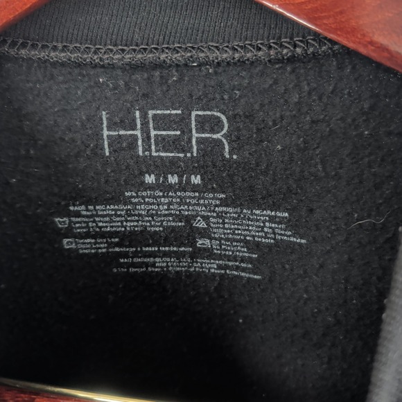 H.E.R. Crew Neck Roses & Girl‎ Graphic Classic Pullover Sweatshirt Black Size M - Picture 6 of 8